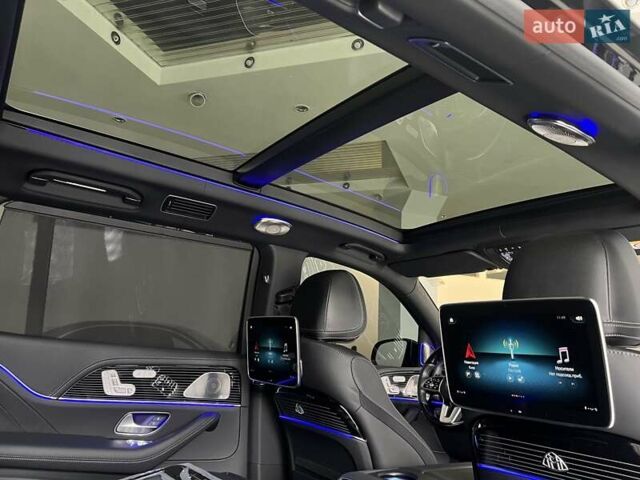 Черный Мерседес Майбах, объемом двигателя 3.98 л и пробегом 1 тыс. км за 233649 $, фото 31 на Automoto.ua