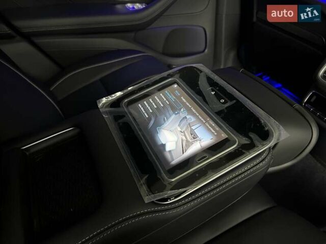 Черный Мерседес Майбах, объемом двигателя 3.98 л и пробегом 1 тыс. км за 233649 $, фото 30 на Automoto.ua