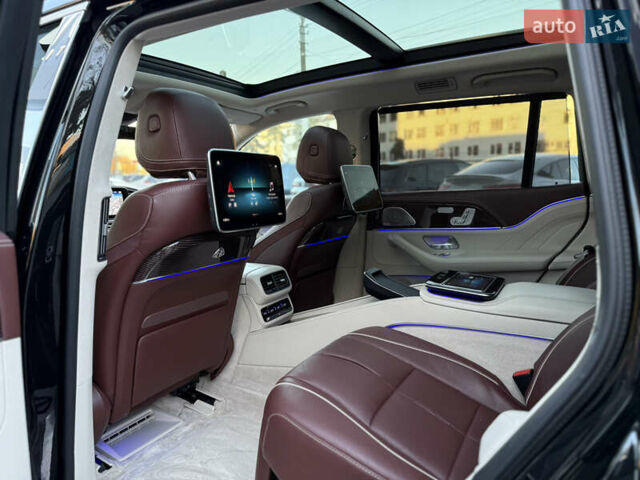 Чорний Мерседес Майбах, об'ємом двигуна 3.98 л та пробігом 98 тис. км за 154900 $, фото 60 на Automoto.ua