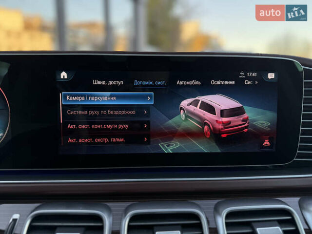 Чорний Мерседес Майбах, об'ємом двигуна 3.98 л та пробігом 98 тис. км за 154900 $, фото 47 на Automoto.ua