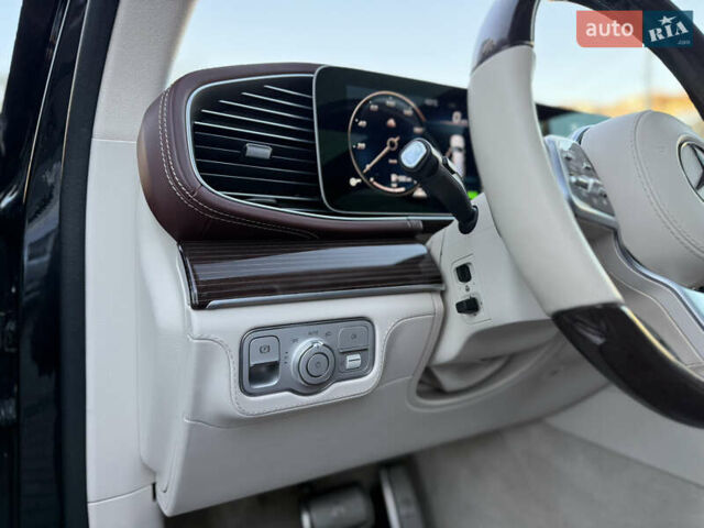 Чорний Мерседес Майбах, об'ємом двигуна 3.98 л та пробігом 98 тис. км за 154900 $, фото 25 на Automoto.ua