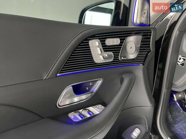 Черный Мерседес Майбах, объемом двигателя 3.98 л и пробегом 1 тыс. км за 233649 $, фото 19 на Automoto.ua