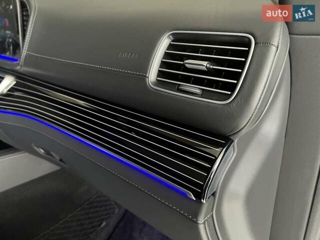 Черный Мерседес Майбах, объемом двигателя 3.98 л и пробегом 1 тыс. км за 233649 $, фото 37 на Automoto.ua