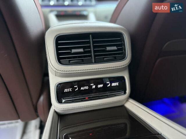 Чорний Мерседес Майбах, об'ємом двигуна 3.98 л та пробігом 98 тис. км за 154900 $, фото 75 на Automoto.ua