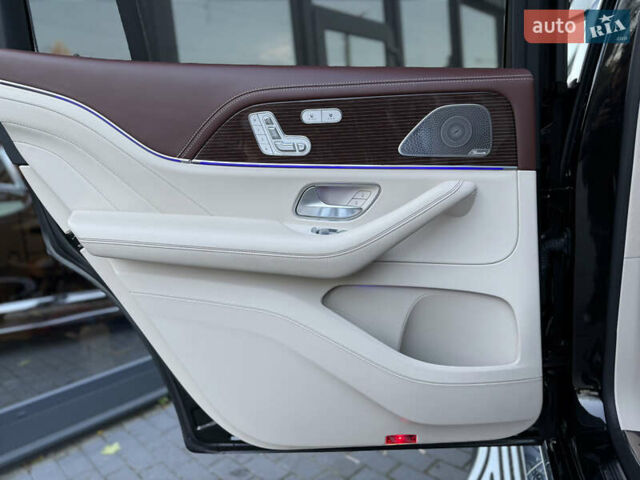 Чорний Мерседес Майбах, об'ємом двигуна 3.98 л та пробігом 98 тис. км за 154900 $, фото 56 на Automoto.ua