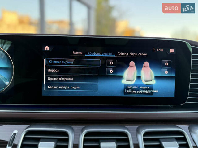 Чорний Мерседес Майбах, об'ємом двигуна 3.98 л та пробігом 98 тис. км за 154900 $, фото 44 на Automoto.ua