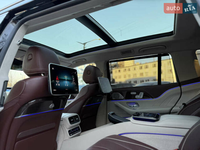 Чорний Мерседес Майбах, об'ємом двигуна 3.98 л та пробігом 98 тис. км за 154900 $, фото 61 на Automoto.ua