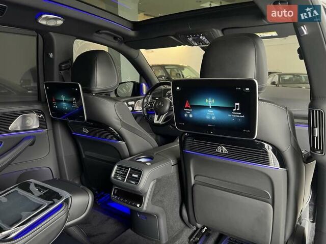 Черный Мерседес Майбах, объемом двигателя 3.98 л и пробегом 1 тыс. км за 233649 $, фото 25 на Automoto.ua