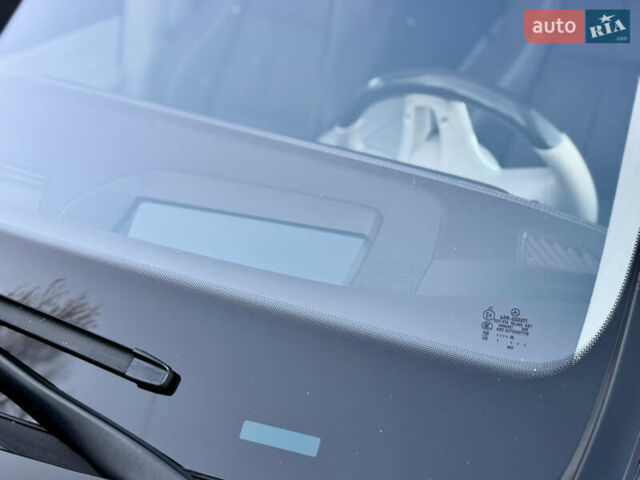 Чорний Мерседес Майбах, об'ємом двигуна 3.98 л та пробігом 98 тис. км за 154900 $, фото 10 на Automoto.ua