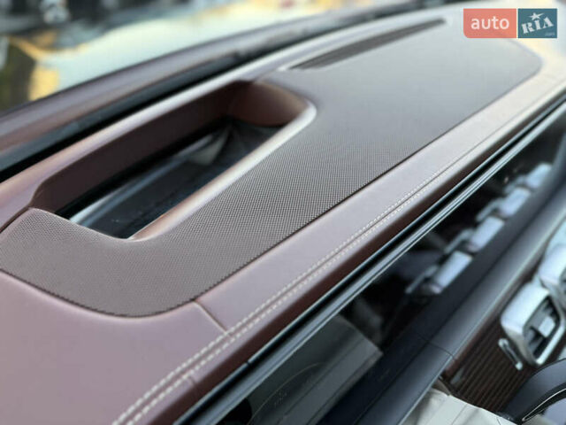 Чорний Мерседес Майбах, об'ємом двигуна 3.98 л та пробігом 98 тис. км за 154900 $, фото 31 на Automoto.ua