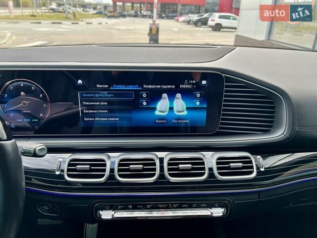 Чорний Мерседес Майбах, об'ємом двигуна 3.98 л та пробігом 50 тис. км за 149999 $, фото 54 на Automoto.ua