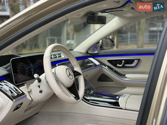 Коричневый Мерседес Майбах, объемом двигателя 4 л и пробегом 3 тыс. км за 250000 $, фото 11 на Automoto.ua