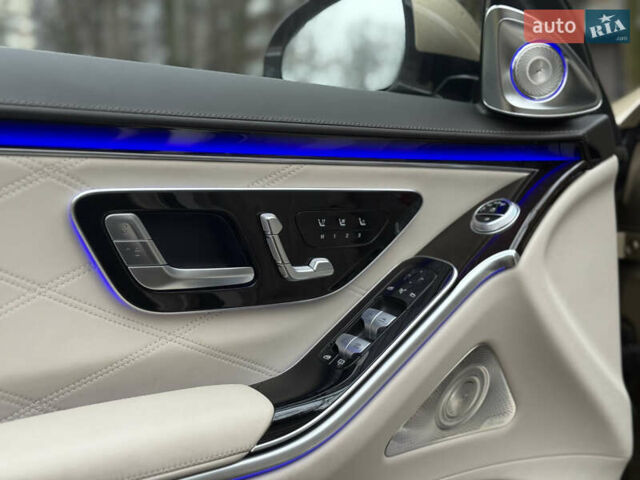 Коричневый Мерседес Майбах, объемом двигателя 4 л и пробегом 3 тыс. км за 250000 $, фото 12 на Automoto.ua