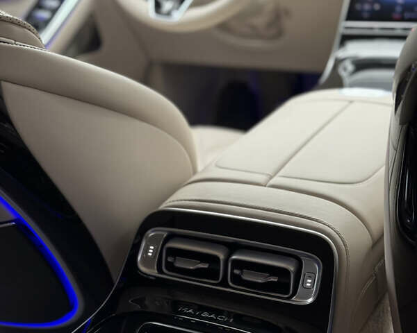 Коричневый Мерседес Майбах, объемом двигателя 4 л и пробегом 3 тыс. км за 250000 $, фото 14 на Automoto.ua