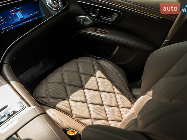 Коричневый Мерседес Майбах, объемом двигателя 0 л и пробегом 7 тыс. км за 240000 $, фото 43 на Automoto.ua