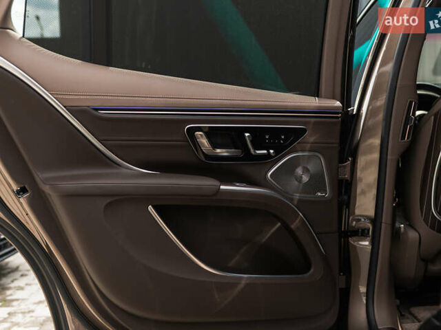 Коричневый Мерседес Майбах, объемом двигателя 0 л и пробегом 7 тыс. км за 240000 $, фото 31 на Automoto.ua