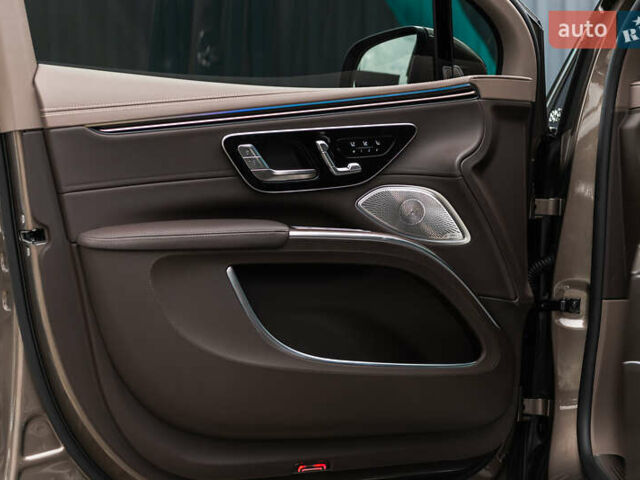 Коричневый Мерседес Майбах, объемом двигателя 0 л и пробегом 7 тыс. км за 240000 $, фото 26 на Automoto.ua