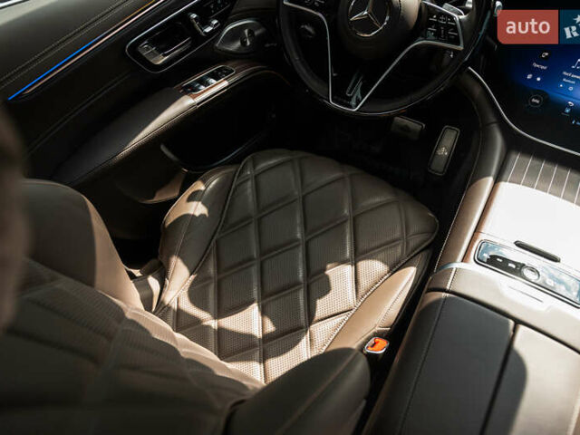 Коричневый Мерседес Майбах, объемом двигателя 0 л и пробегом 7 тыс. км за 240000 $, фото 42 на Automoto.ua