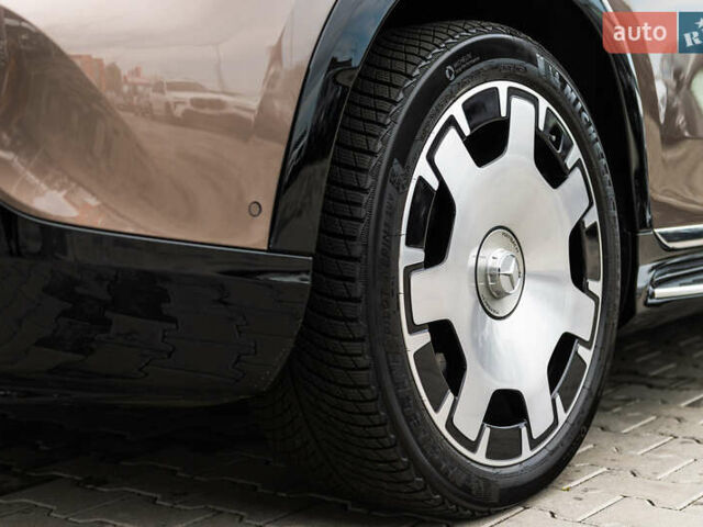 Коричневый Мерседес Майбах, объемом двигателя 0 л и пробегом 7 тыс. км за 240000 $, фото 17 на Automoto.ua