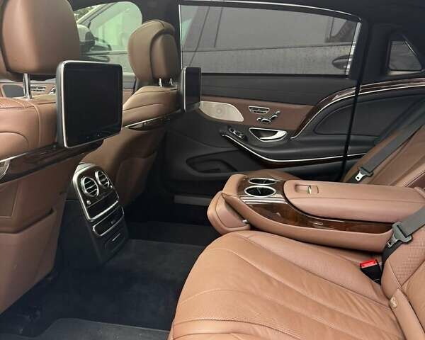 Сірий Мерседес Майбах, об'ємом двигуна 4.66 л та пробігом 140 тис. км за 59555 $, фото 9 на Automoto.ua