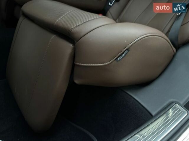 Серый Мерседес Майбах, объемом двигателя 4.66 л и пробегом 141 тыс. км за 55200 $, фото 62 на Automoto.ua