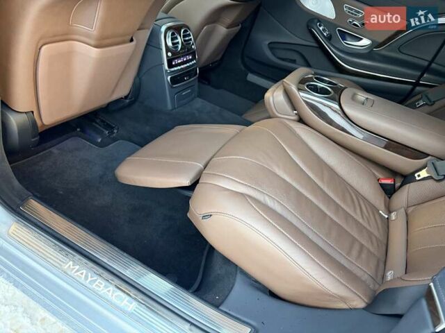 Сірий Мерседес Майбах, об'ємом двигуна 4.66 л та пробігом 140 тис. км за 55222 $, фото 19 на Automoto.ua