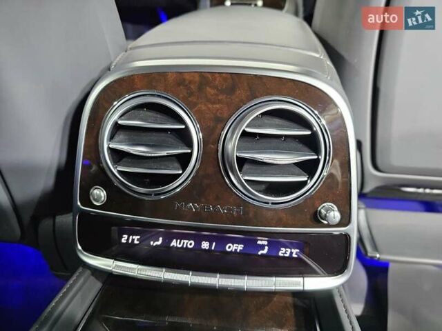 Сірий Мерседес Майбах, об'ємом двигуна 4.66 л та пробігом 163 тис. км за 89999 $, фото 15 на Automoto.ua