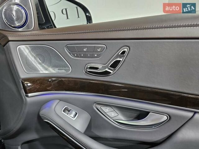 Сірий Мерседес Майбах, об'ємом двигуна 4.66 л та пробігом 163 тис. км за 89999 $, фото 29 на Automoto.ua