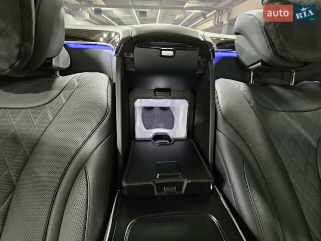 Сірий Мерседес Майбах, об'ємом двигуна 4.66 л та пробігом 163 тис. км за 89999 $, фото 23 на Automoto.ua