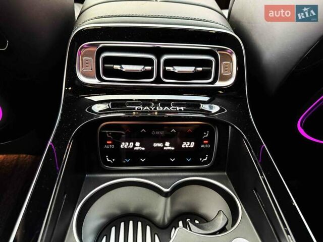 Серый Мерседес Майбах, объемом двигателя 4 л и пробегом 56 тыс. км за 149900 $, фото 67 на Automoto.ua