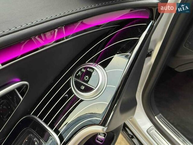 Серый Мерседес Майбах, объемом двигателя 4 л и пробегом 56 тыс. км за 149900 $, фото 20 на Automoto.ua