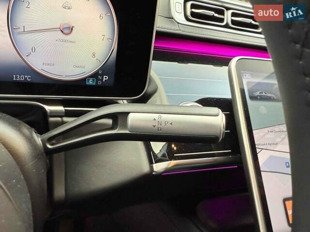 Серый Мерседес Майбах, объемом двигателя 4 л и пробегом 56 тыс. км за 149900 $, фото 31 на Automoto.ua