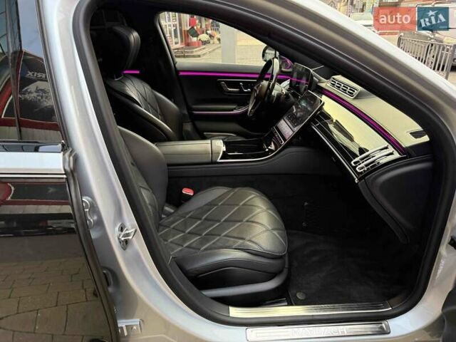 Серый Мерседес Майбах, объемом двигателя 4 л и пробегом 56 тыс. км за 149900 $, фото 90 на Automoto.ua