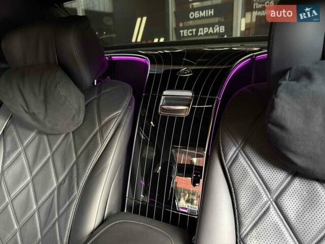 Серый Мерседес Майбах, объемом двигателя 4 л и пробегом 56 тыс. км за 149900 $, фото 60 на Automoto.ua