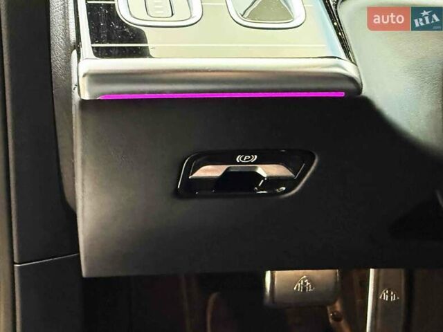 Серый Мерседес Майбах, объемом двигателя 4 л и пробегом 56 тыс. км за 149900 $, фото 27 на Automoto.ua