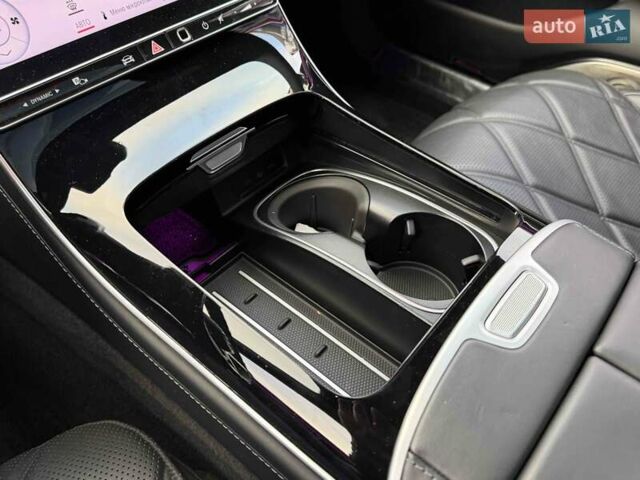 Серый Мерседес Майбах, объемом двигателя 4 л и пробегом 56 тыс. км за 149900 $, фото 43 на Automoto.ua