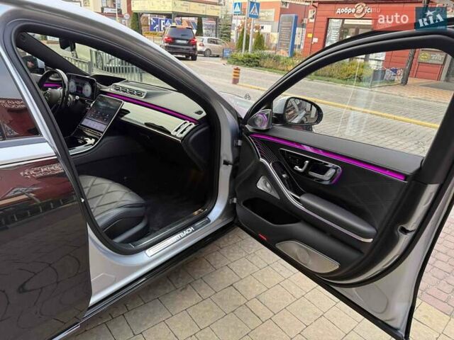 Серый Мерседес Майбах, объемом двигателя 4 л и пробегом 56 тыс. км за 149900 $, фото 88 на Automoto.ua