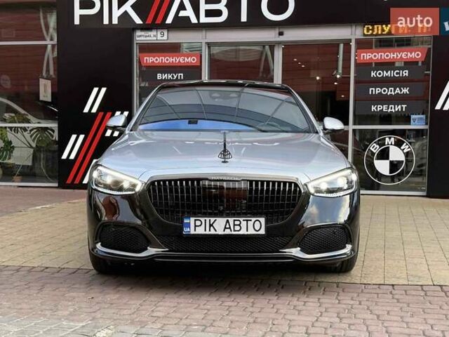 Серый Мерседес Майбах, объемом двигателя 4 л и пробегом 56 тыс. км за 149900 $, фото 2 на Automoto.ua