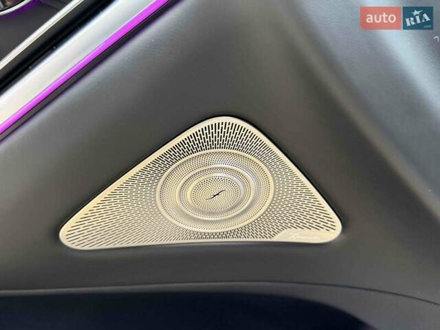 Серый Мерседес Майбах, объемом двигателя 4 л и пробегом 56 тыс. км за 149900 $, фото 21 на Automoto.ua