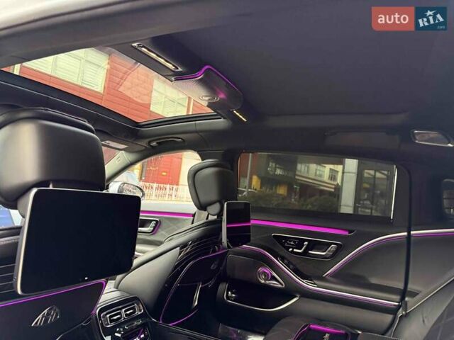 Серый Мерседес Майбах, объемом двигателя 4 л и пробегом 56 тыс. км за 149900 $, фото 57 на Automoto.ua