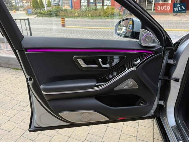 Серый Мерседес Майбах, объемом двигателя 4 л и пробегом 56 тыс. км за 149900 $, фото 17 на Automoto.ua