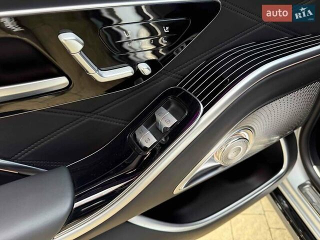 Серый Мерседес Майбах, объемом двигателя 4 л и пробегом 56 тыс. км за 149900 $, фото 50 на Automoto.ua