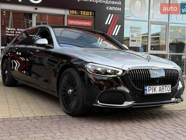 Серый Мерседес Майбах, объемом двигателя 4 л и пробегом 56 тыс. км за 149900 $, фото 3 на Automoto.ua