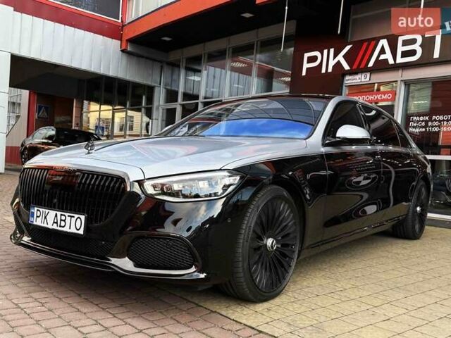 Серый Мерседес Майбах, объемом двигателя 4 л и пробегом 56 тыс. км за 149900 $, фото 1 на Automoto.ua