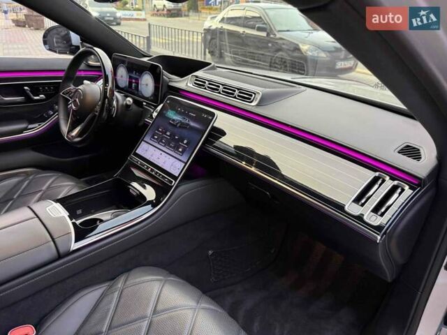 Серый Мерседес Майбах, объемом двигателя 4 л и пробегом 56 тыс. км за 149900 $, фото 94 на Automoto.ua