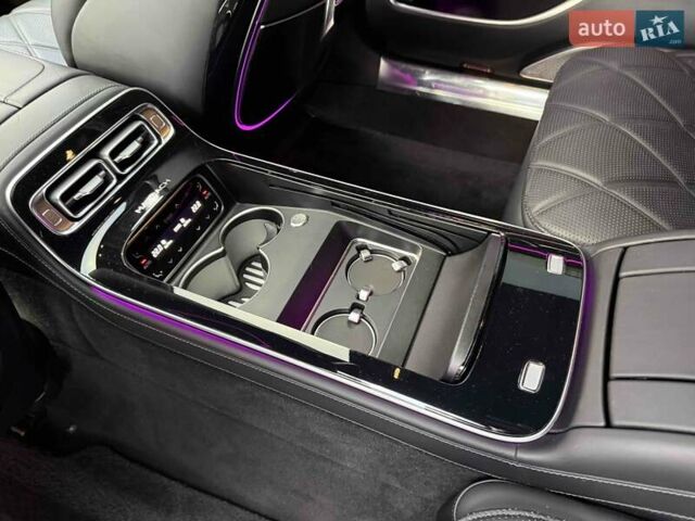 Серый Мерседес Майбах, объемом двигателя 4 л и пробегом 56 тыс. км за 149900 $, фото 59 на Automoto.ua