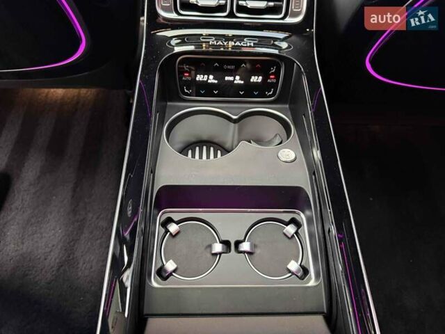 Серый Мерседес Майбах, объемом двигателя 4 л и пробегом 56 тыс. км за 149900 $, фото 66 на Automoto.ua