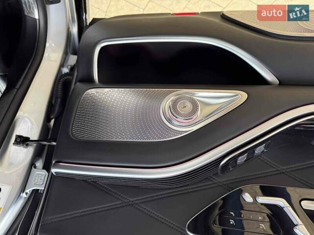 Серый Мерседес Майбах, объемом двигателя 4 л и пробегом 56 тыс. км за 149900 $, фото 51 на Automoto.ua