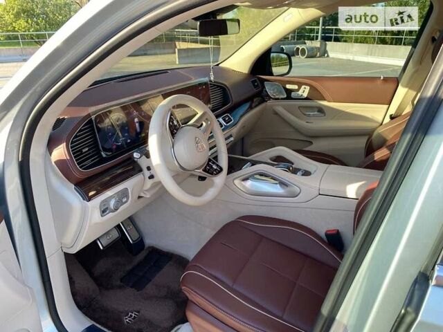 Серый Мерседес Майбах, объемом двигателя 4 л и пробегом 1 тыс. км за 191000 $, фото 11 на Automoto.ua