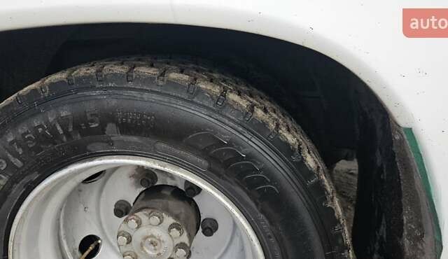 Белый Мерседес Медио, объемом двигателя 4.7 л и пробегом 650 тыс. км за 13000 $, фото 5 на Automoto.ua